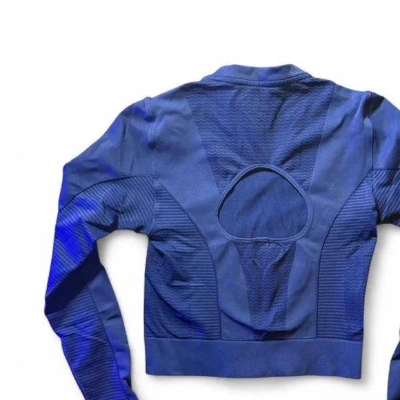 Lacoste Women’s Seamless Open Back Sports Top in Navy Blue - Picture 4 of 9